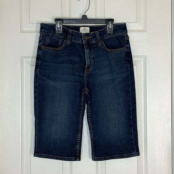 St. John’s Bay Denim Bermuda Shorts | Size 6 - Picture 2 of 6